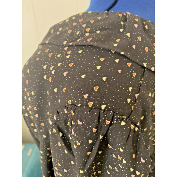 Cabi Large Wrap Top Ruffle Neckline Black/Heart Print Long sleeve Career Church - Picture 5 of 10